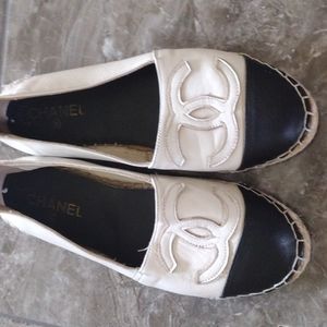 Chanel flat's